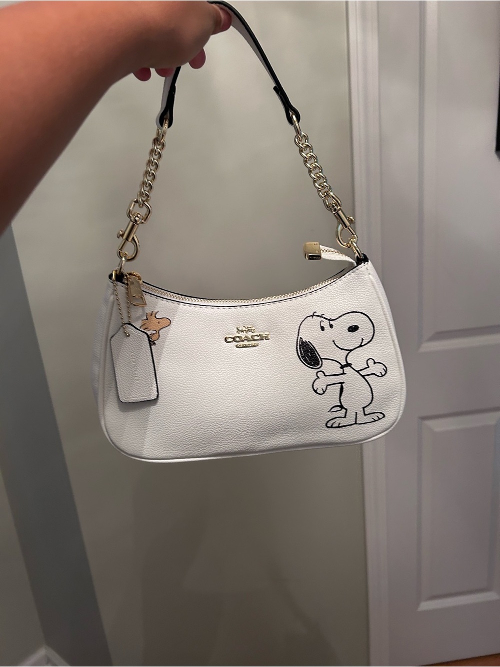 Coach White Leather Shoulder Bag with Snoopy & Woodstock